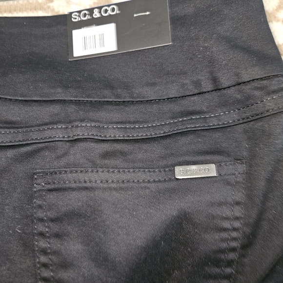 NEW! Classic Black Skirt Skort Women Size Large NWT 5 Pocket Denim Jean SC & Co - Picture 6 of 12